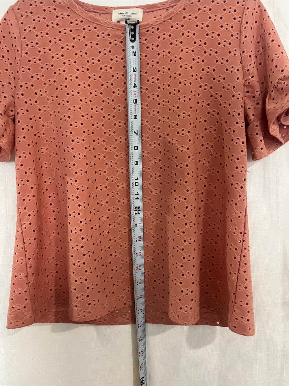 Kim & Cami Rust Eyelet Ruffle Sleeve Tee - Picture 3 of 7